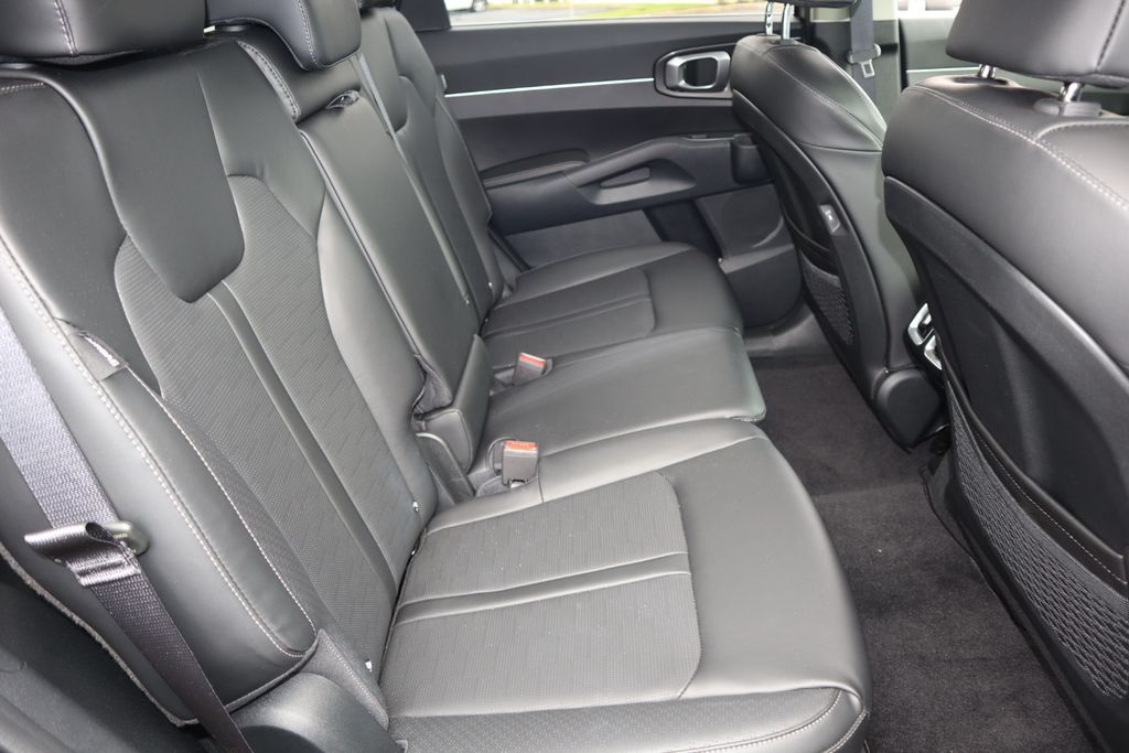 2025 Kia Sorento S photo 27