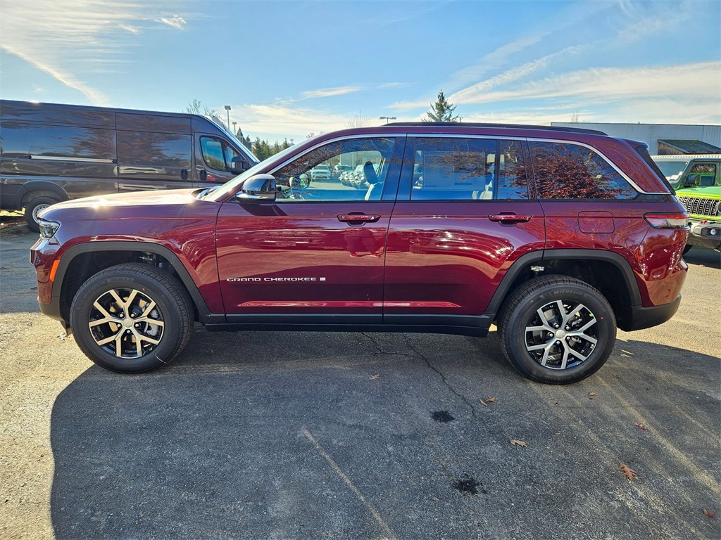 2025 Jeep Grand Cherokee Limited photo 4