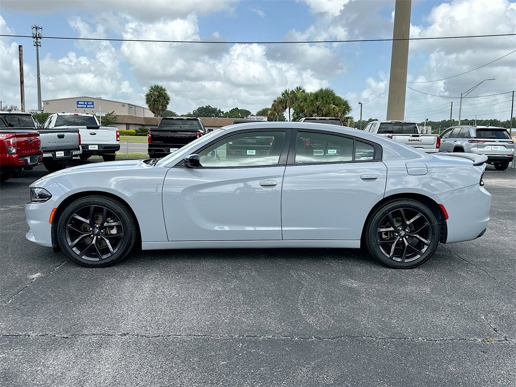 2021 Dodge Charger SXT photo 4