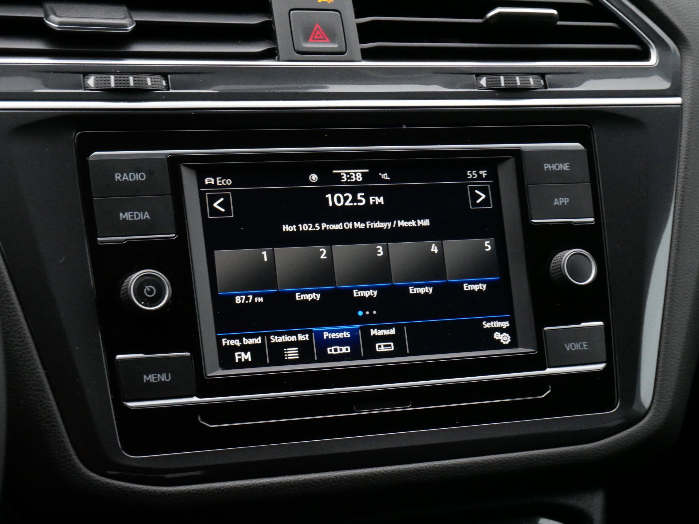 2022 Volkswagen Tiguan S photo 19