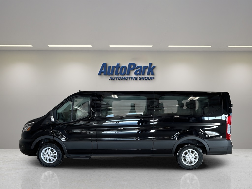 2024 Ford Transit Passenger Van XLT photo 4