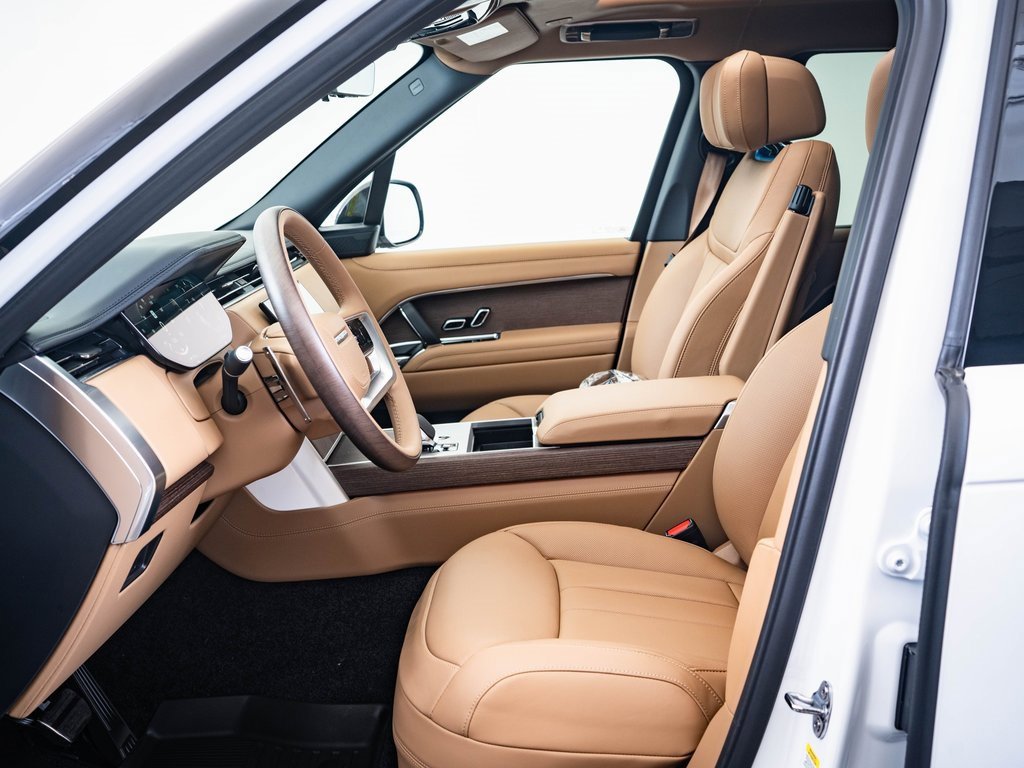 2025 Land Rover Range Rover Autobiography photo 4