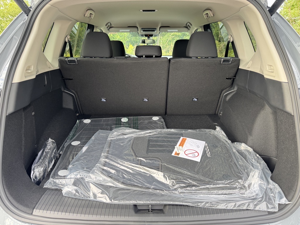 2026 Nissan Rogue SV photo 21