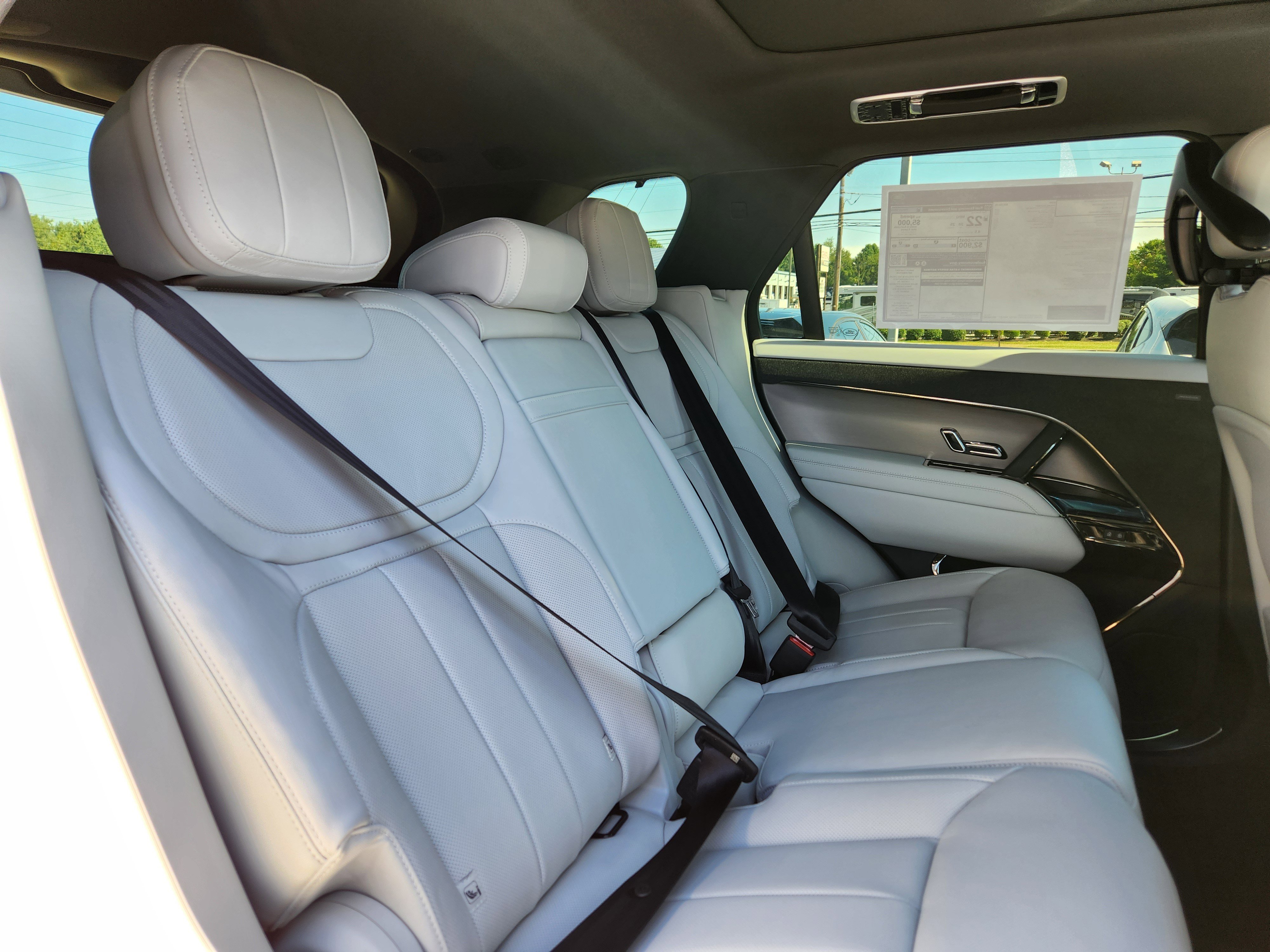 2025 Land Rover Range Rover Sport SE photo 4