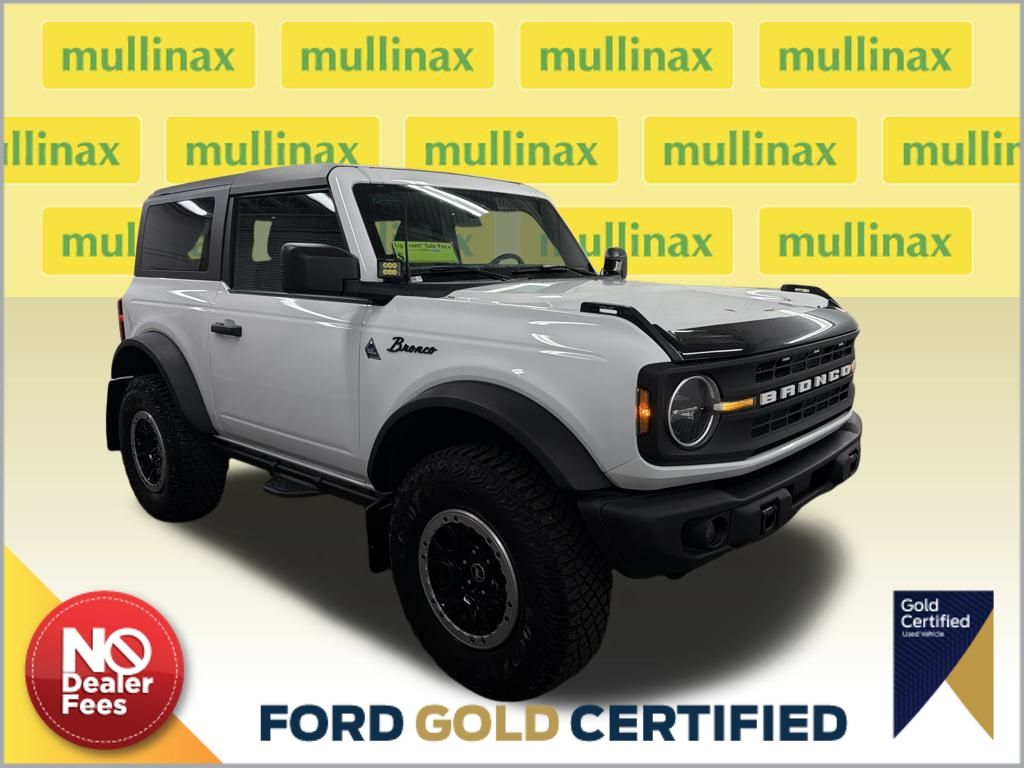 2023 Ford Bronco 2-Door Black Diamond's photo