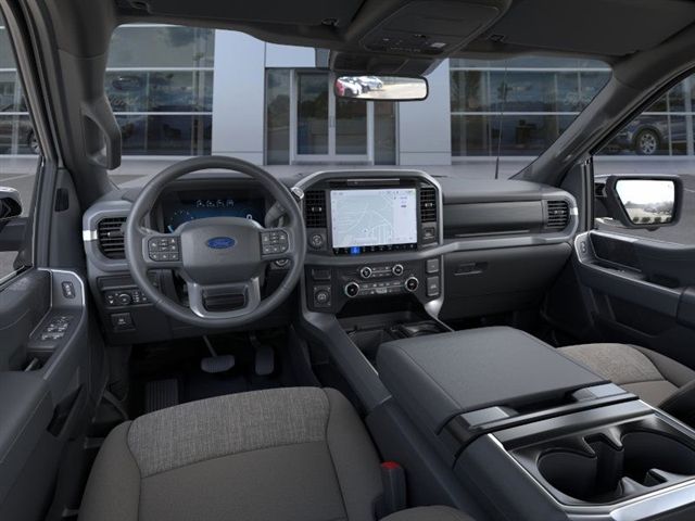 2025 Ford F-150 XLT photo 9