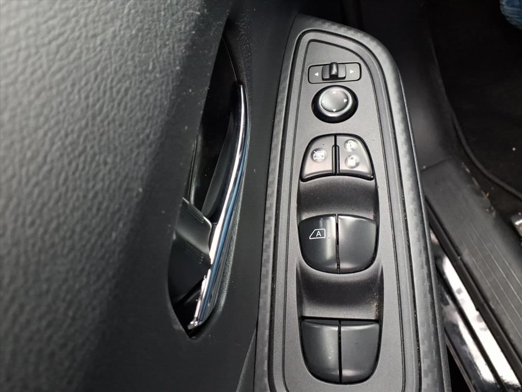 2023 NISSAN VERSA - Image 17