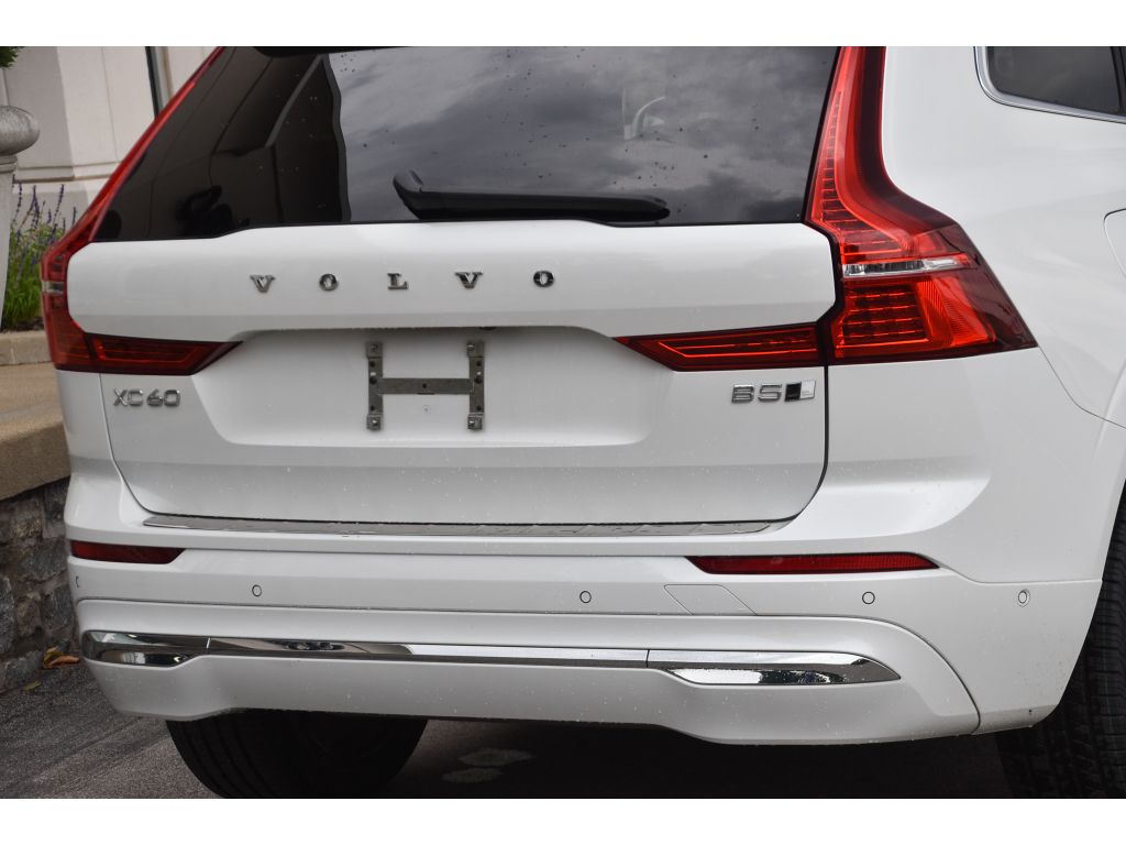 2023 Volvo XC60 B5 Plus photo 26