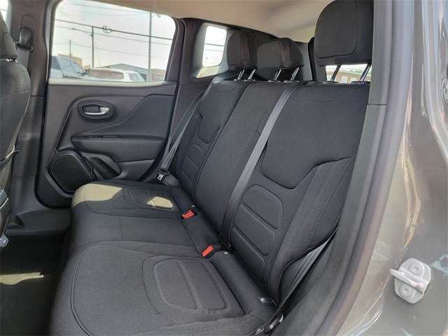 2022 Jeep Renegade Latitude photo 15