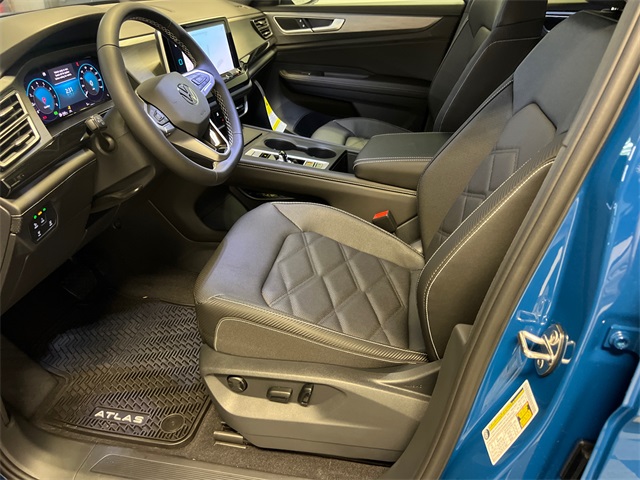 2026 Volkswagen Atlas Cross Sport SE photo 3