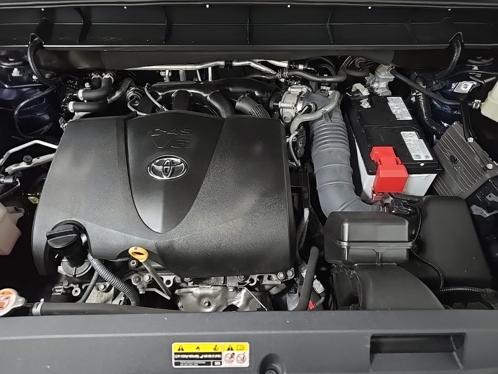 2022 Toyota Highlander Limited photo 12