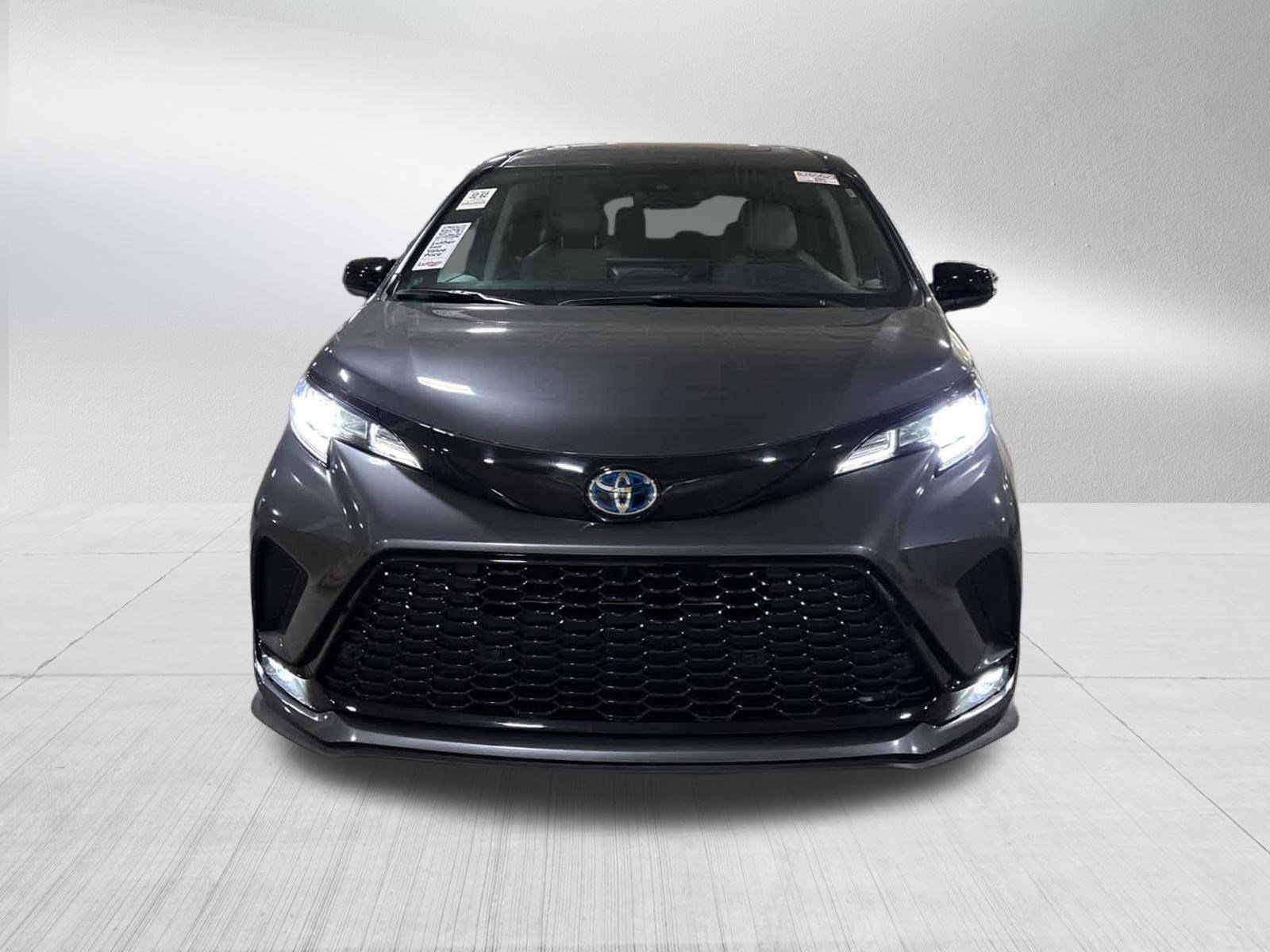 Used 2025 Toyota Sienna XSE with VIN 5TDXRKEC2SS272357 for sale in Golden Valley, Minnesota