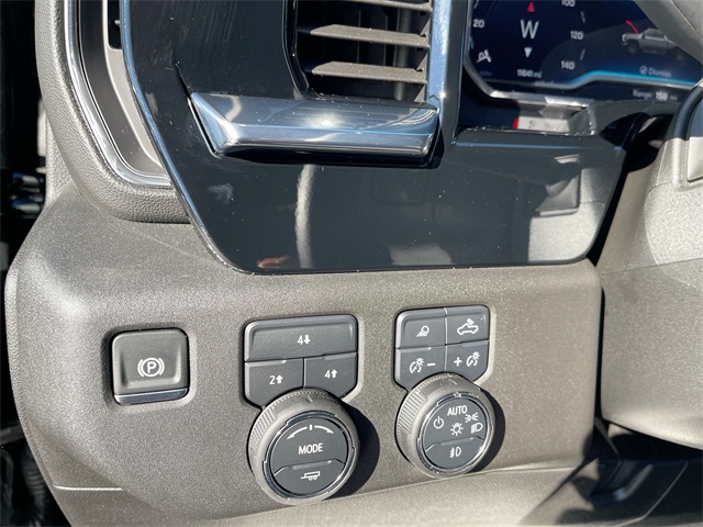2025 CHEVROLET SILVERADO HD - Image 18