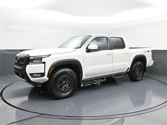 2025 Nissan Frontier PRO-4X's photo