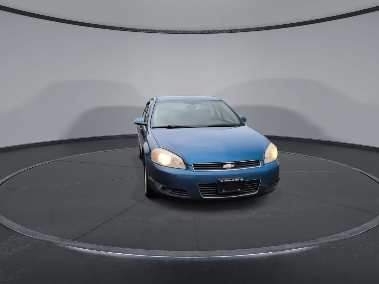 2010 Chevrolet Impala photo 2