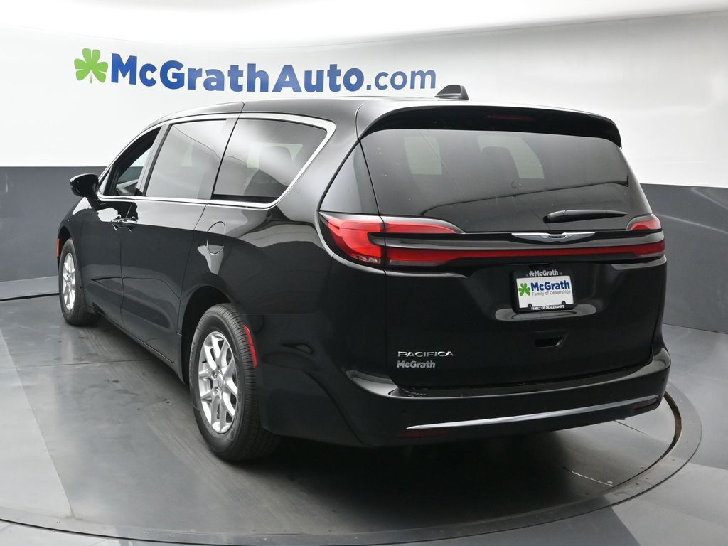 2026 Chrysler Pacifica photo 21