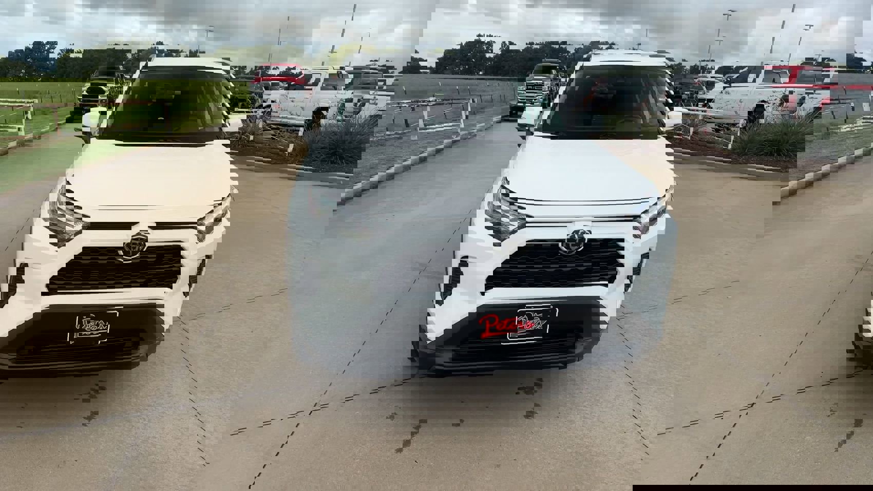 2024 Toyota RAV4 XLE photo 3