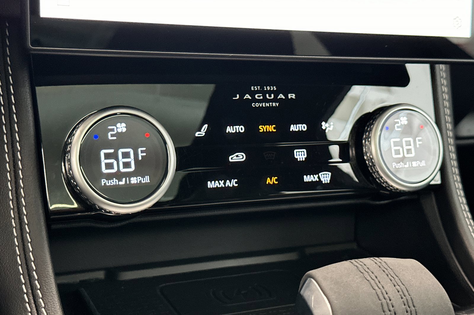 2025 Jaguar F-PACE P250 R-Dynamic S photo 18