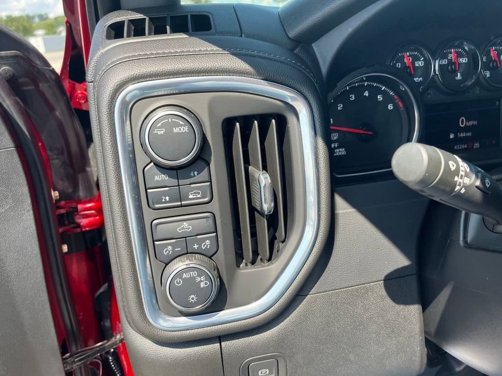 2021 Chevrolet Silverado 1500 LT photo 13