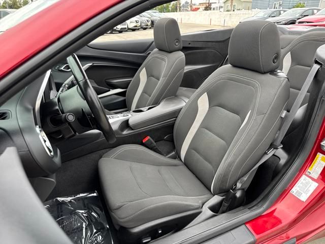 2023 Chevrolet Camaro 1LT photo 4