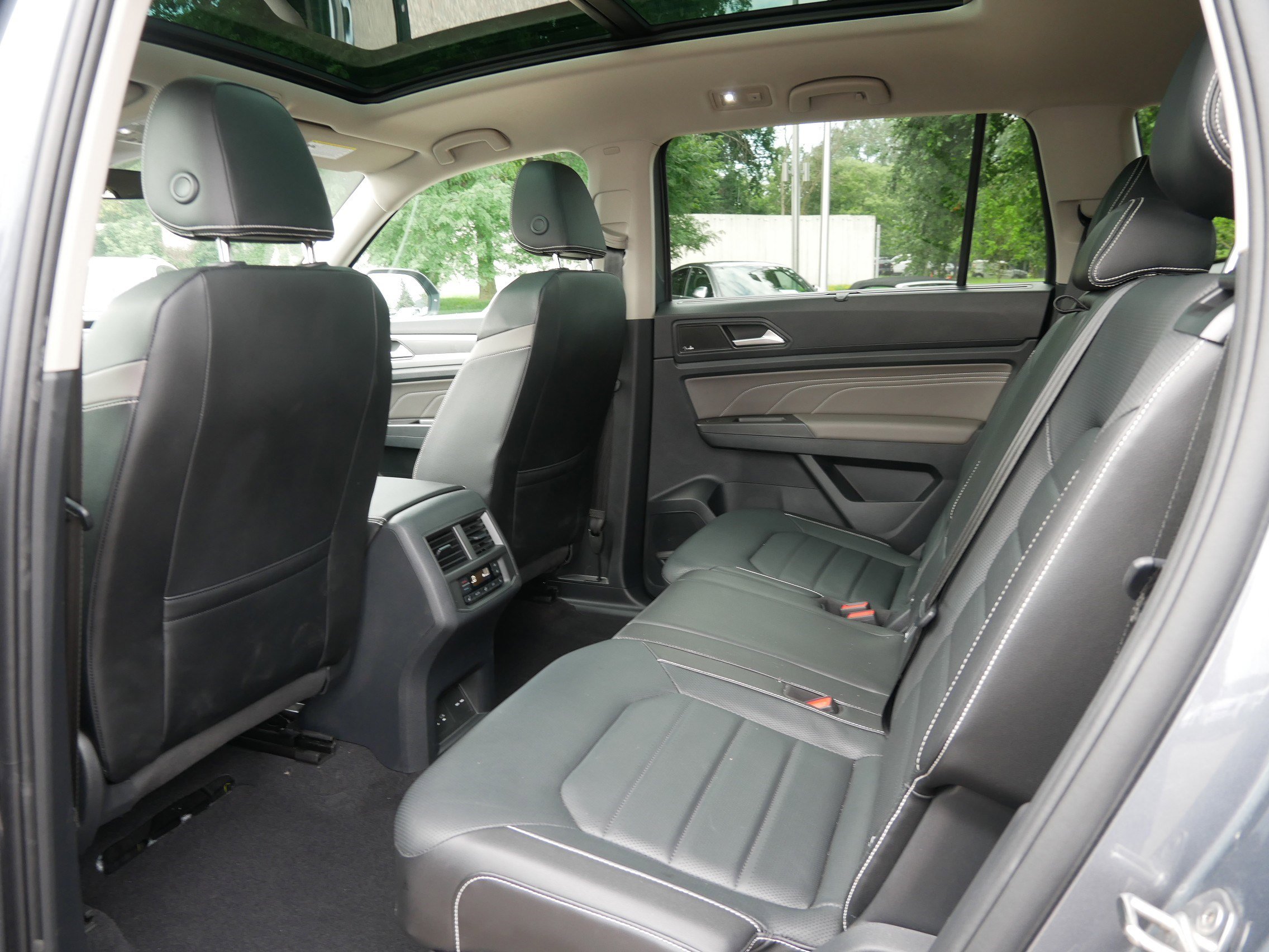 2022 Volkswagen Atlas V6 SEL Premium R-Line photo 15