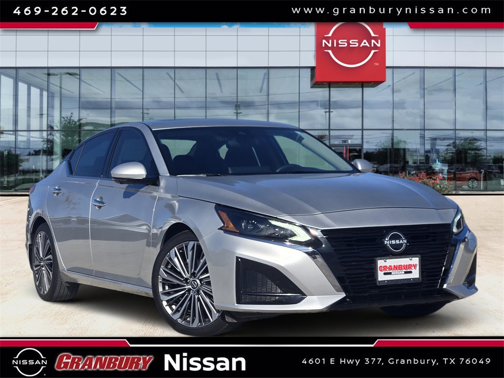 2023 Nissan Altima SL's photo
