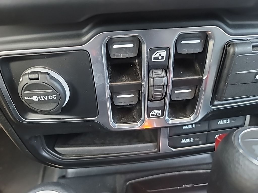 2024 Jeep Wrangler Sahara photo 12