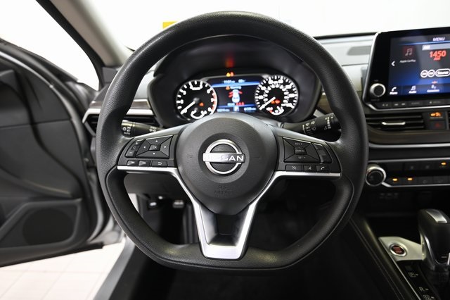 2023 Nissan Altima 2.5 SV photo 3