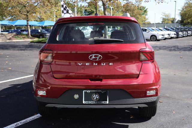 2025 Hyundai Venue SEL Limited photo 3
