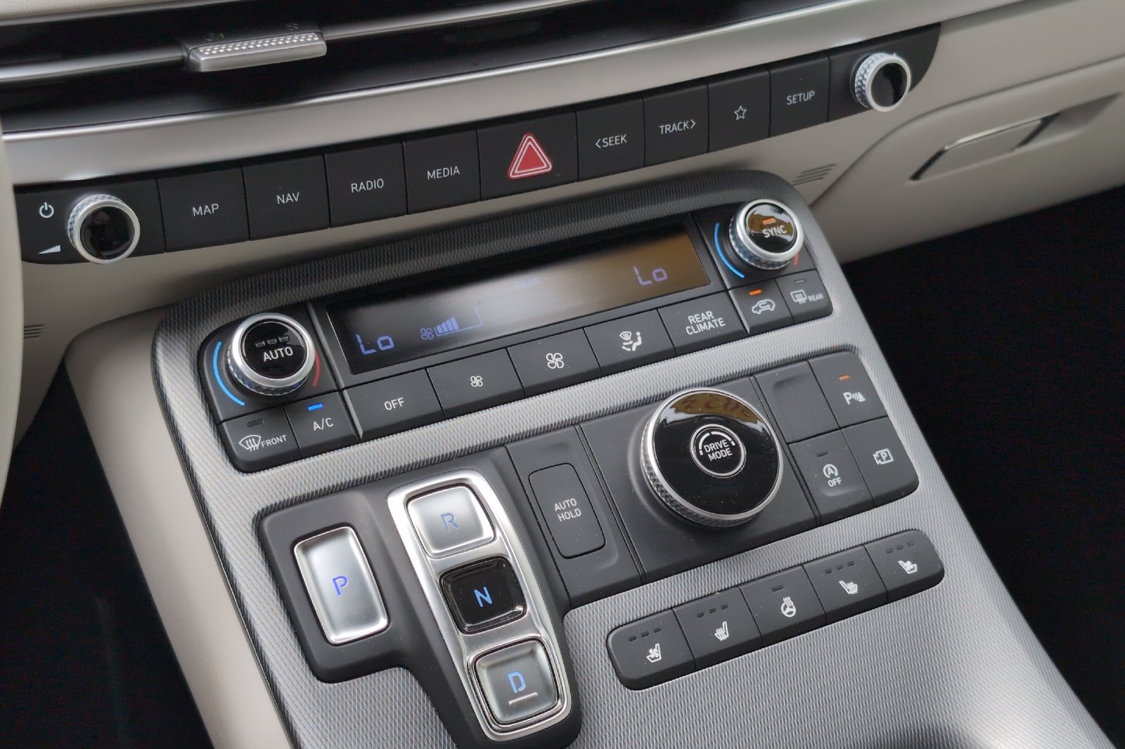 2023 Hyundai Palisade Limited photo 18