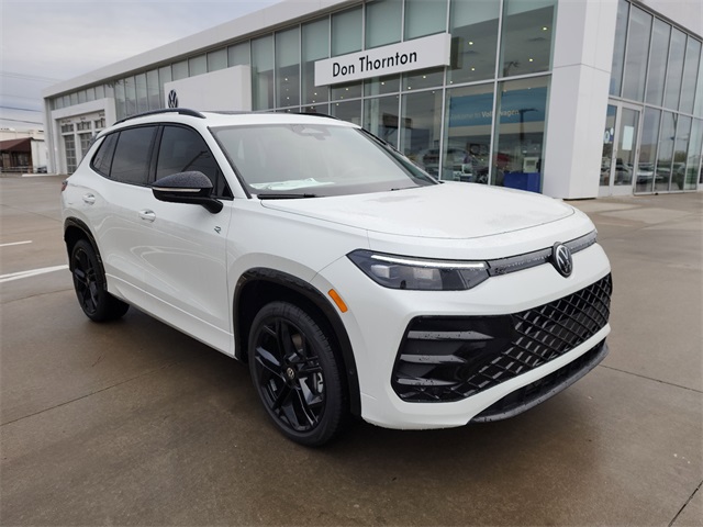 2026 Volkswagen Tiguan SE R-LINE BLACK's photo