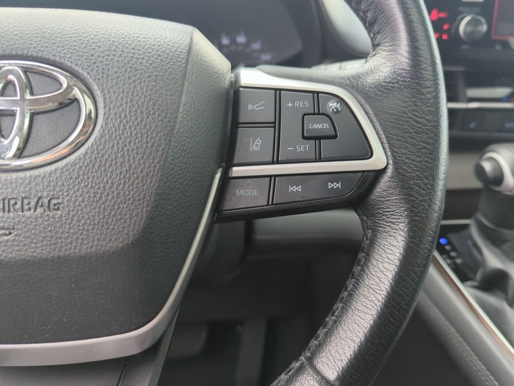 2021 Toyota Sienna XLE photo 27
