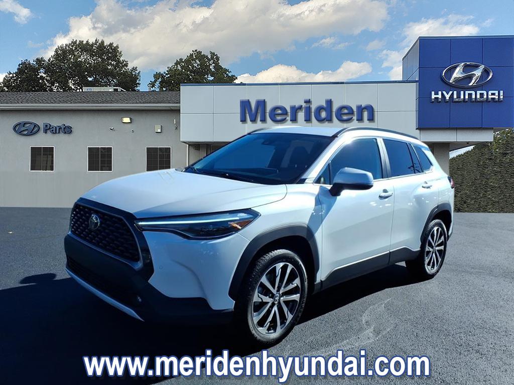 2022 Toyota Corolla Cross XLE's photo