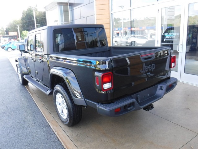2023 Jeep Gladiator Sport photo 13