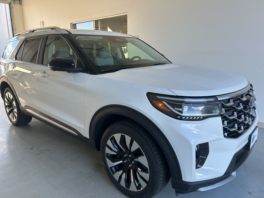 2026 Ford Explorer Platinum's photo