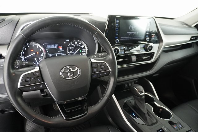 2020 Toyota Highlander XLE photo 22
