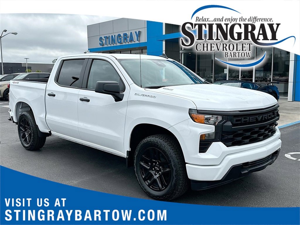 New 2025 Summit White Chevrolet Custom image 1
