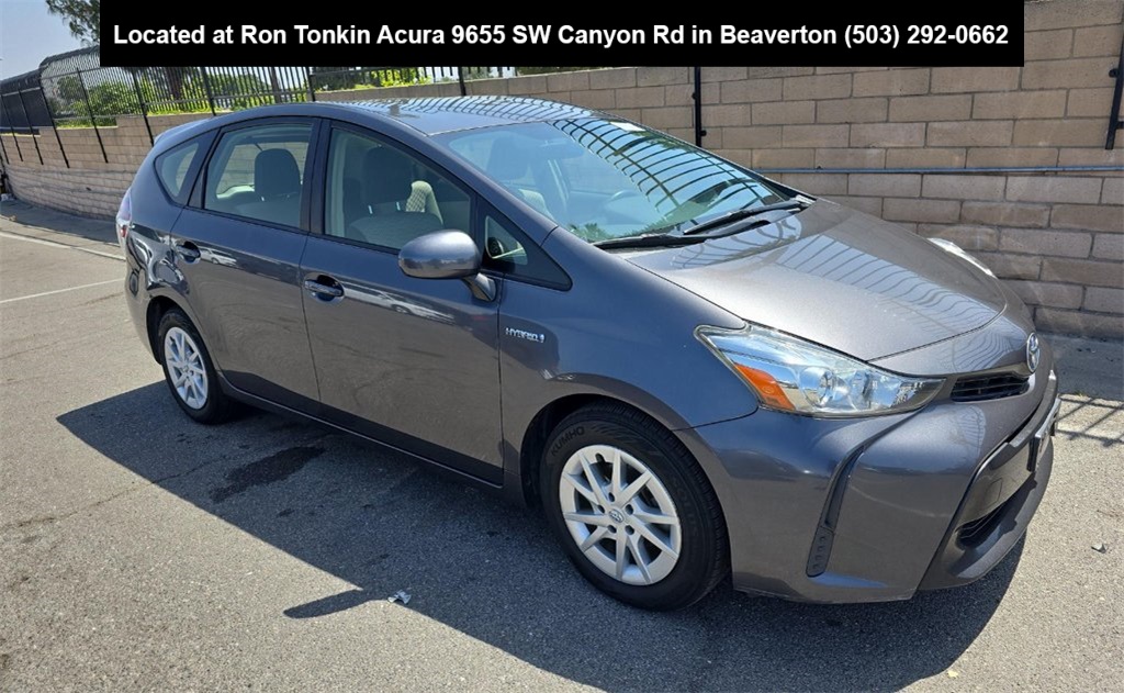 2017 Toyota Prius V Two photo 4