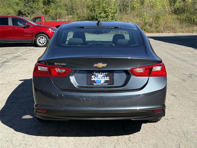 2019 Chevrolet Malibu LS photo 4