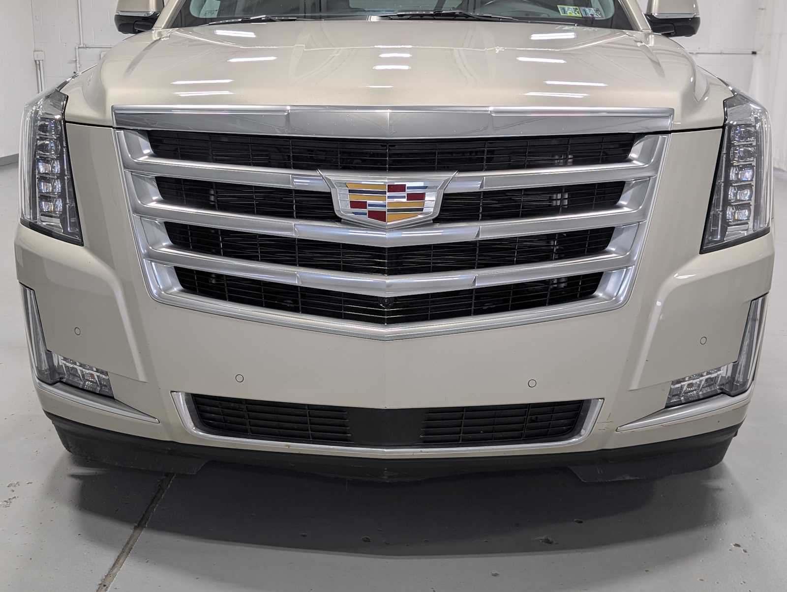 2016 Cadillac Escalade ESV Premium photo 2