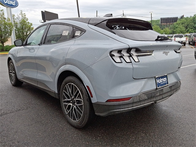 2025 Ford Mustang Mach-E Premium photo 4