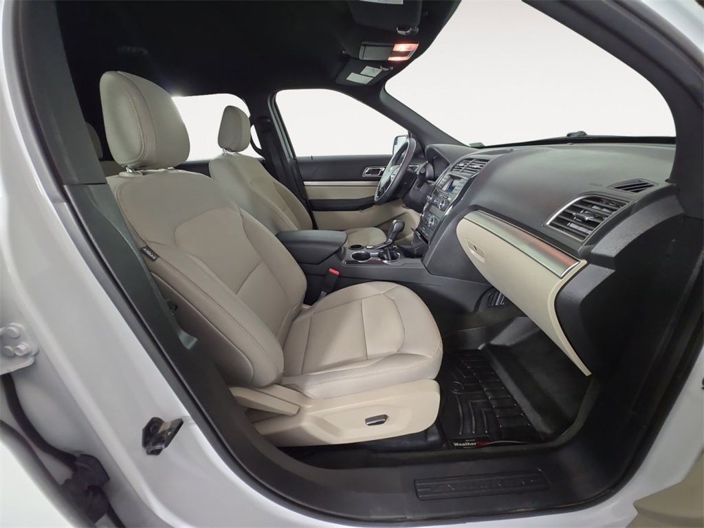 2018 Ford Explorer XLT photo 14