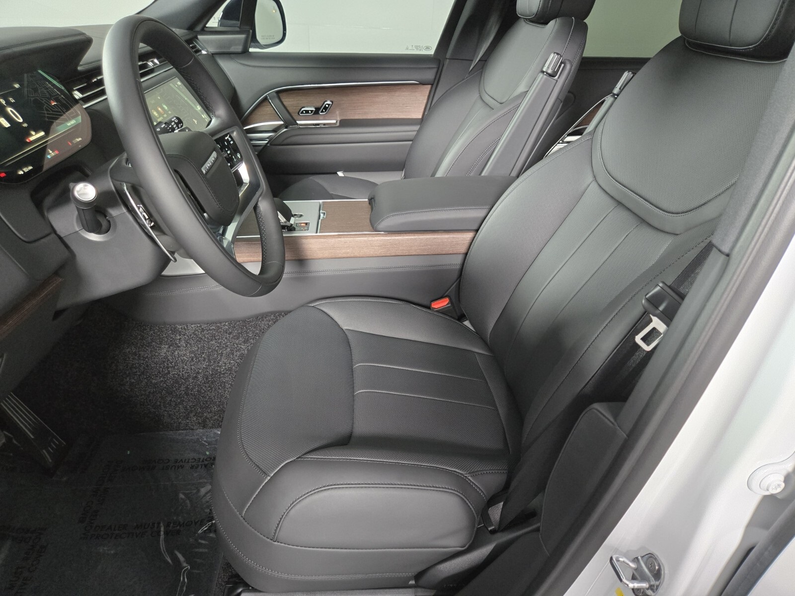 2025 Land Rover Range Rover SE photo 11