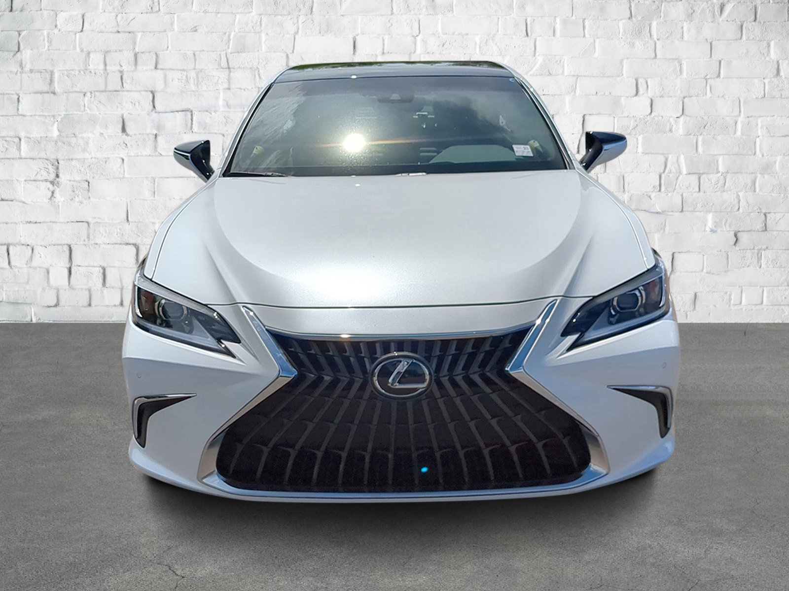2025 Lexus ES 350 photo 2