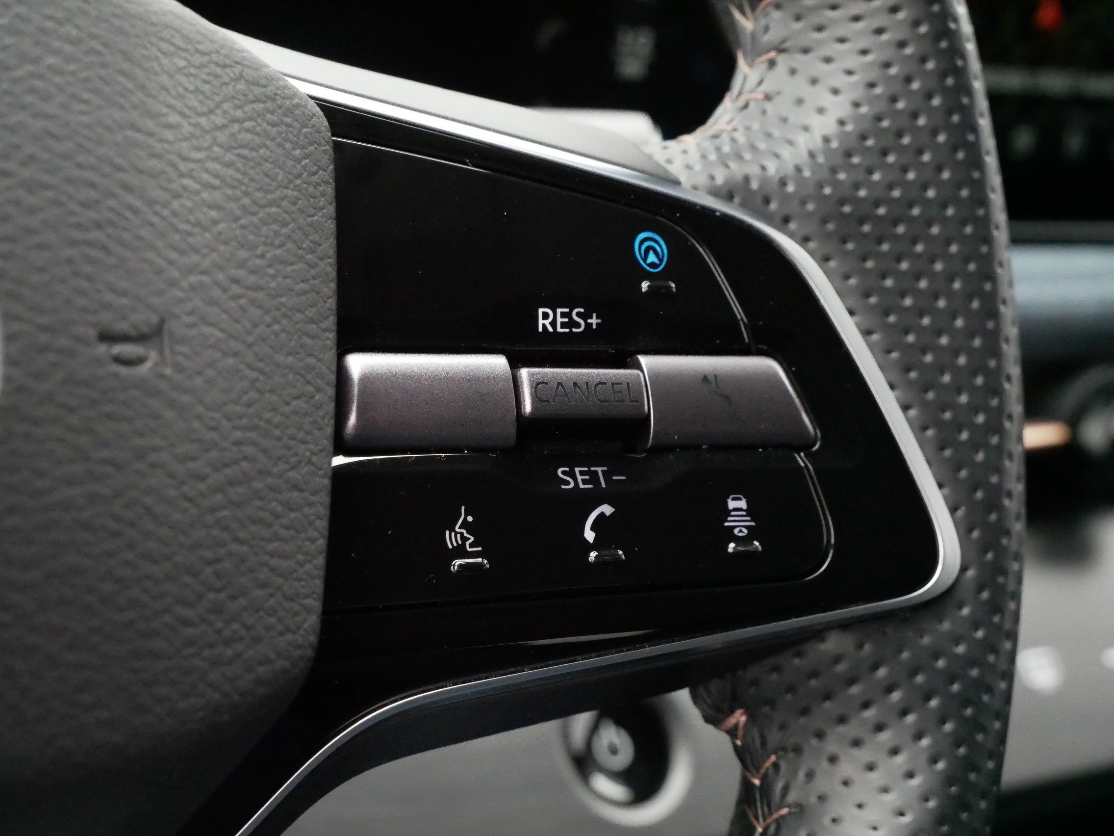 2023 Nissan ARIYA Platinum photo 24