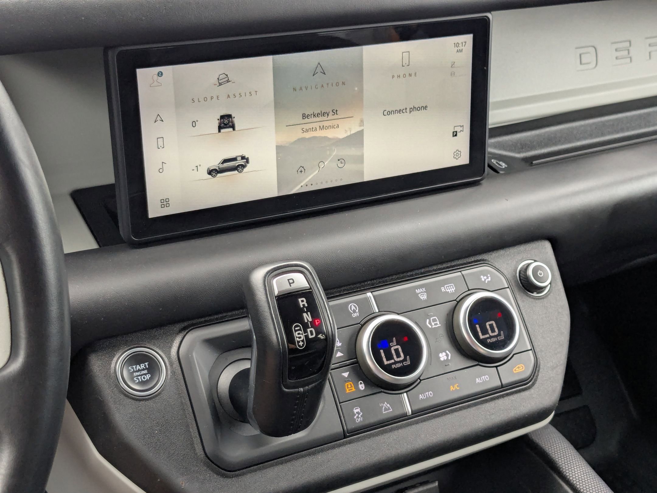 2022 Land Rover Defender X-Dynamic HSE photo 13