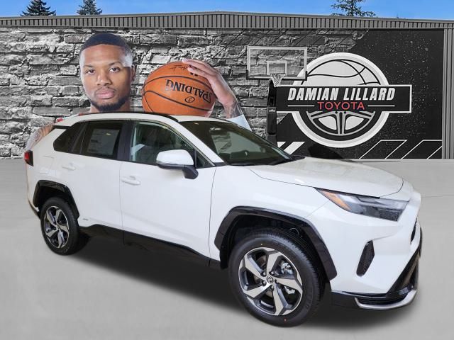 2025 Toyota RAV4 SE's photo