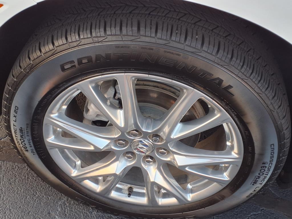 2023 Buick Enclave Essence photo 16
