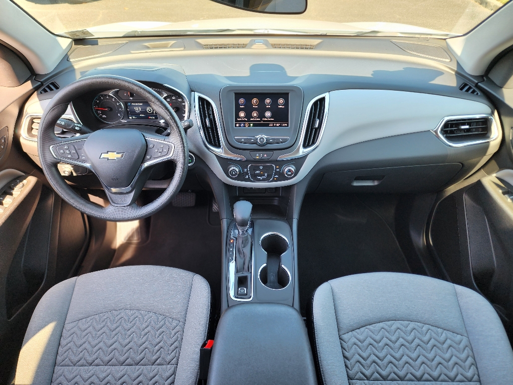 2024 Chevrolet Equinox LS photo 2