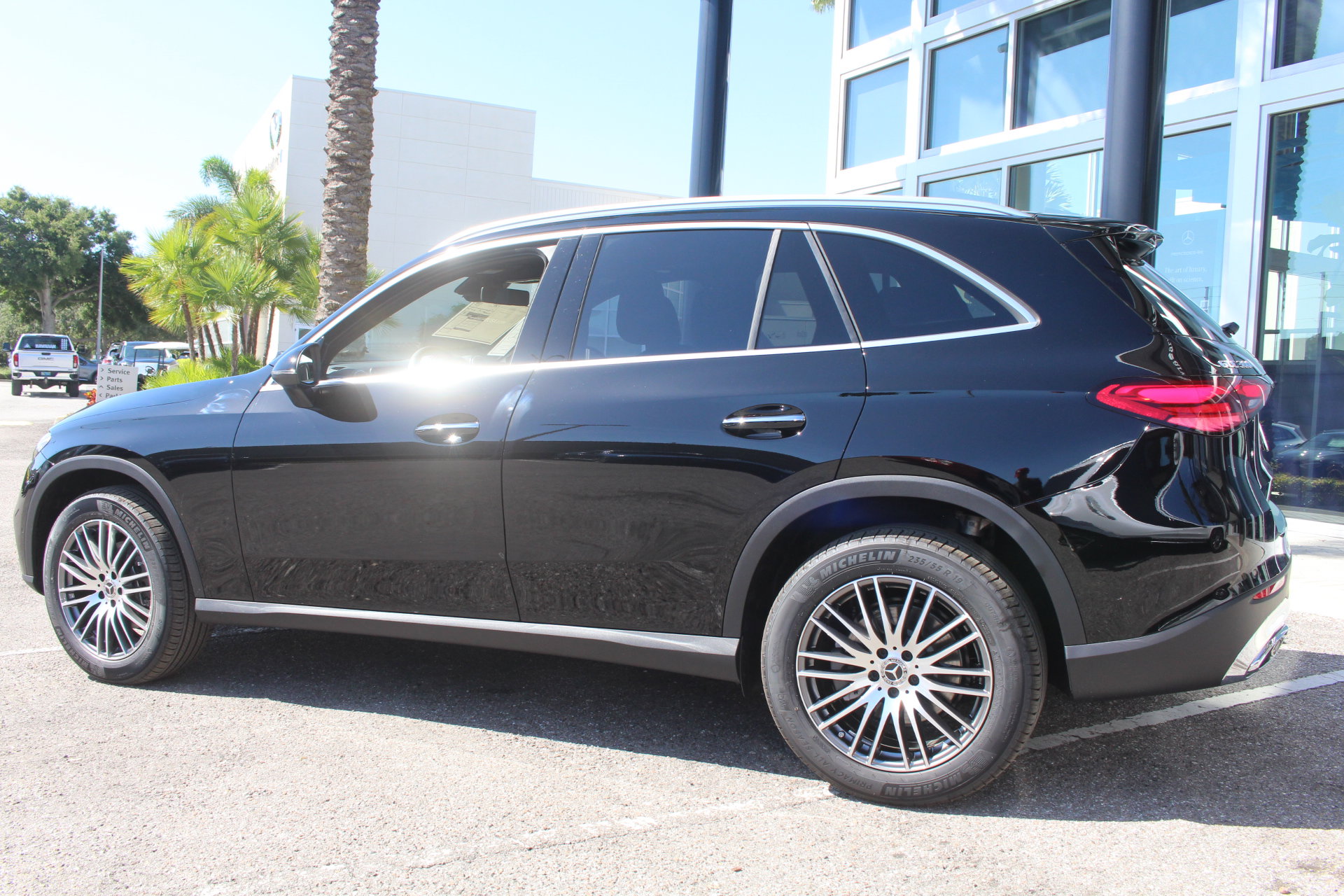 2026 Mercedes Benz GLC 300 4MATIC photo 4